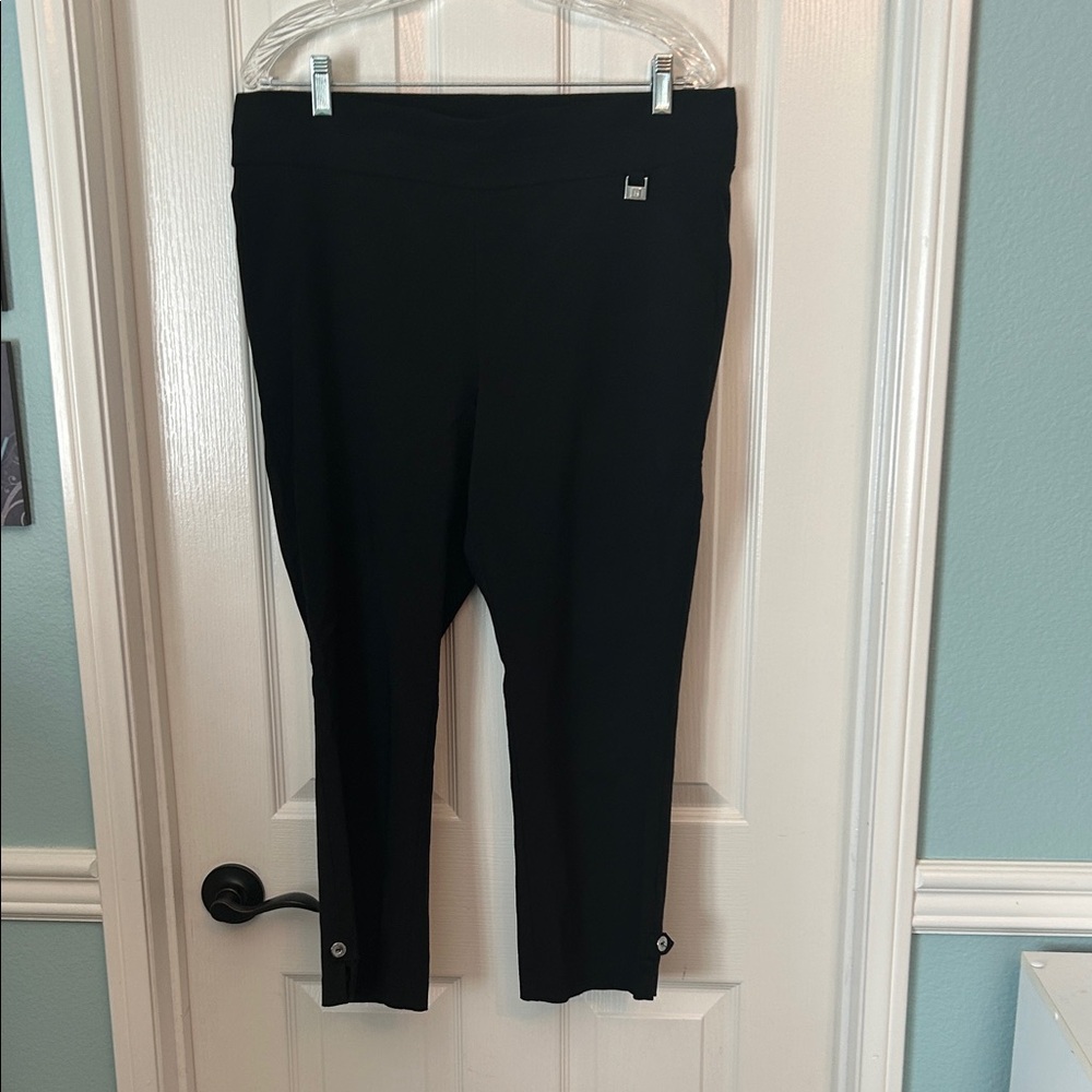 Rafaella women’s Black stretch crop pants